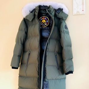 *New* Women's Moose Knuckles Down Jacket